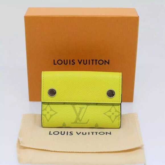 LOUIS VUITTON Taigalama Discovery Compact Wallet Jaune M67629 LV Auth - Picture 1 of 16